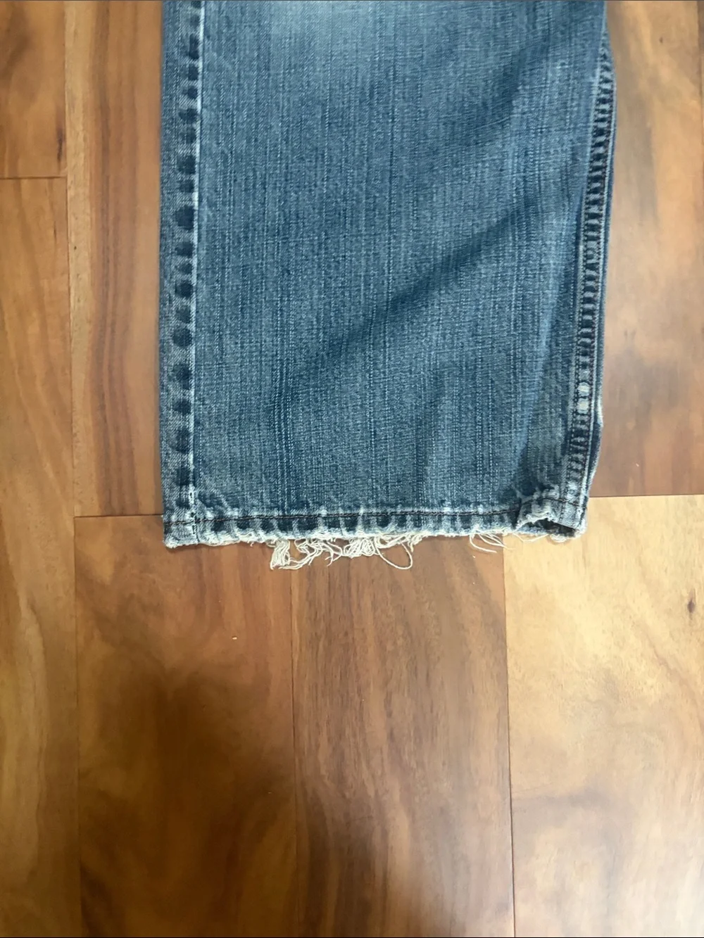 Men's Distressed Blue Loose Straight-Leg Jeans 569 36x36